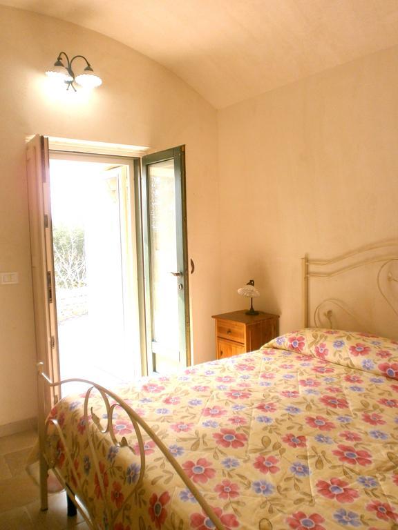 Trullo Villa Giuliana Con Giardino Posizione Panoramica Free Wifi 奥斯图尼 客房 照片